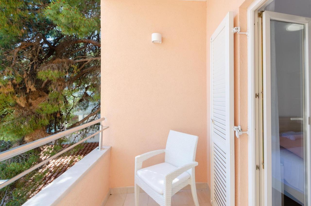 Pine Tree Apartment Zanetic Blato  Exterior photo