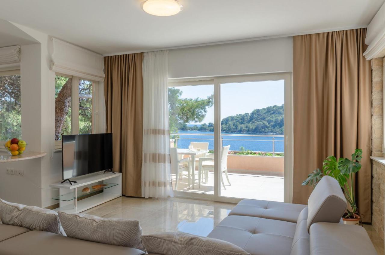 Pine Tree Apartment Zanetic Blato  Exterior photo