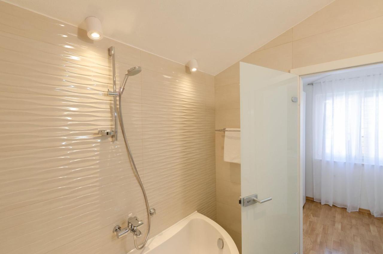 Pine Tree Apartment Zanetic Blato  Exterior photo