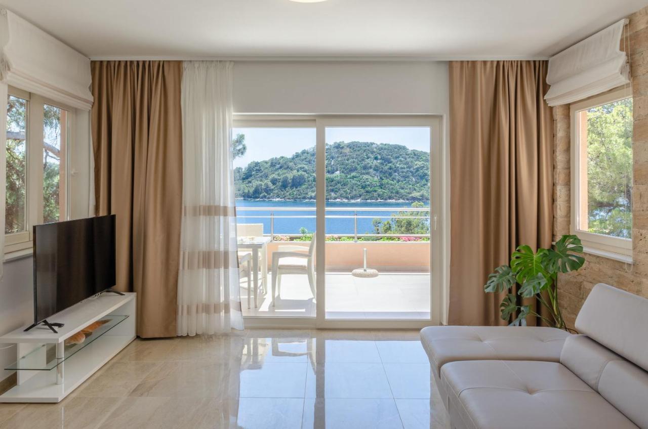 Pine Tree Apartment Zanetic Blato  Exterior photo